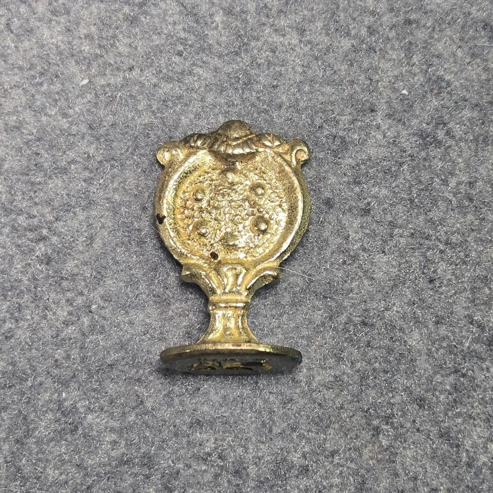 Vintage Italy Gold Tone Dragon Wax Seal Stamp Heraldic Crest Ornate Handle 1.5in